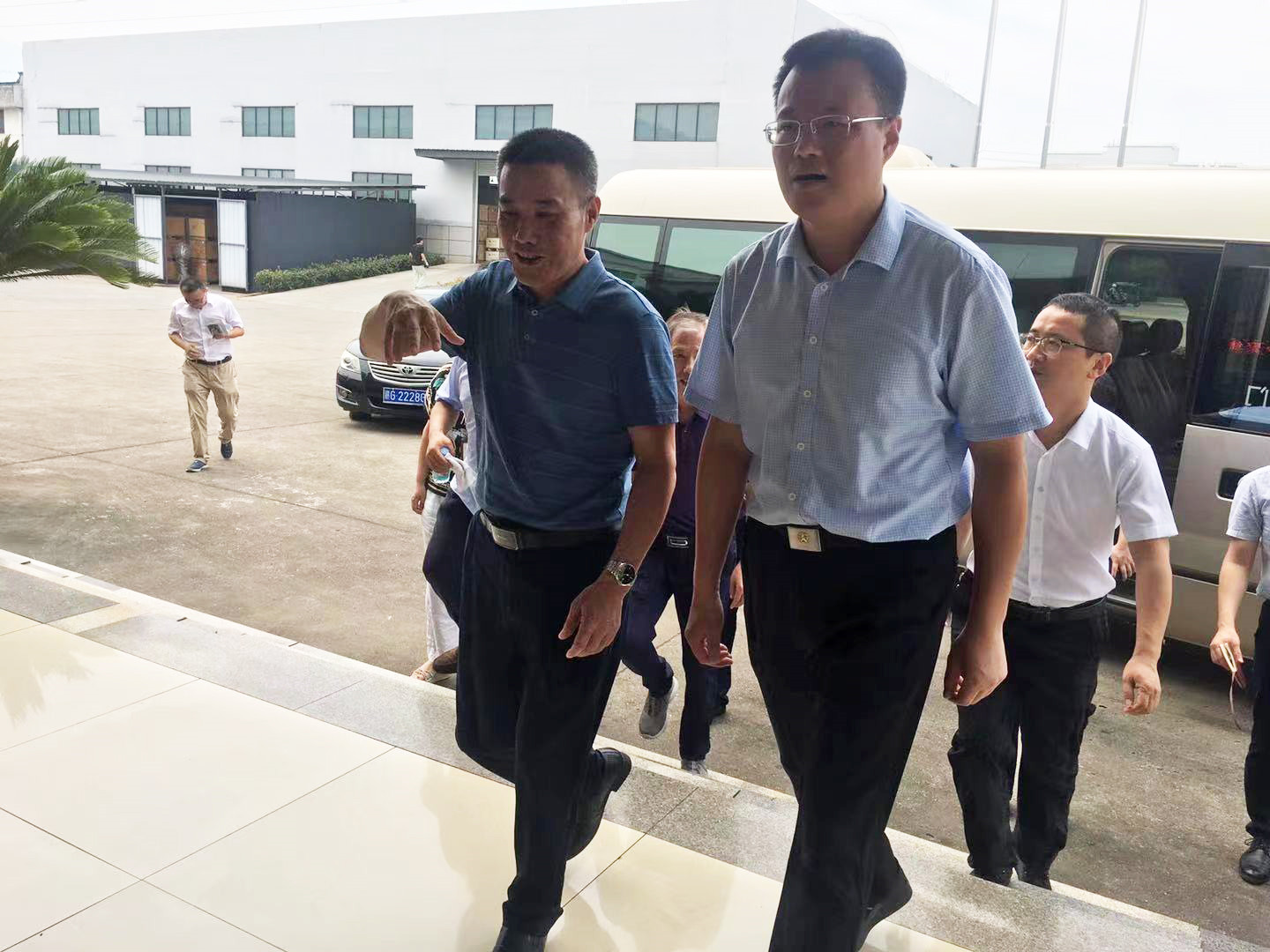 柴桑區(qū)區(qū)委書記盛煒一行蒞臨江西創(chuàng)銀科技有限公司